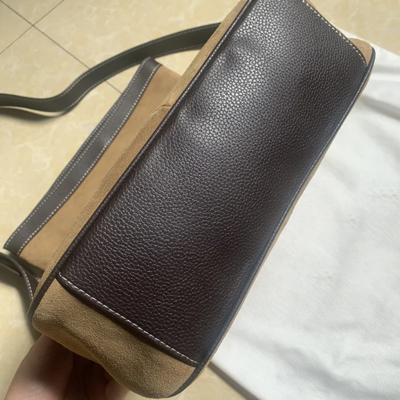 The new hot style fashion simple ladies large-capacity first layer frosted cowhide shoulder bag diagonal bag
The new hot style fashion simple ladies large-capacity first layer frosted cowhide shoulder bag diagonal bag