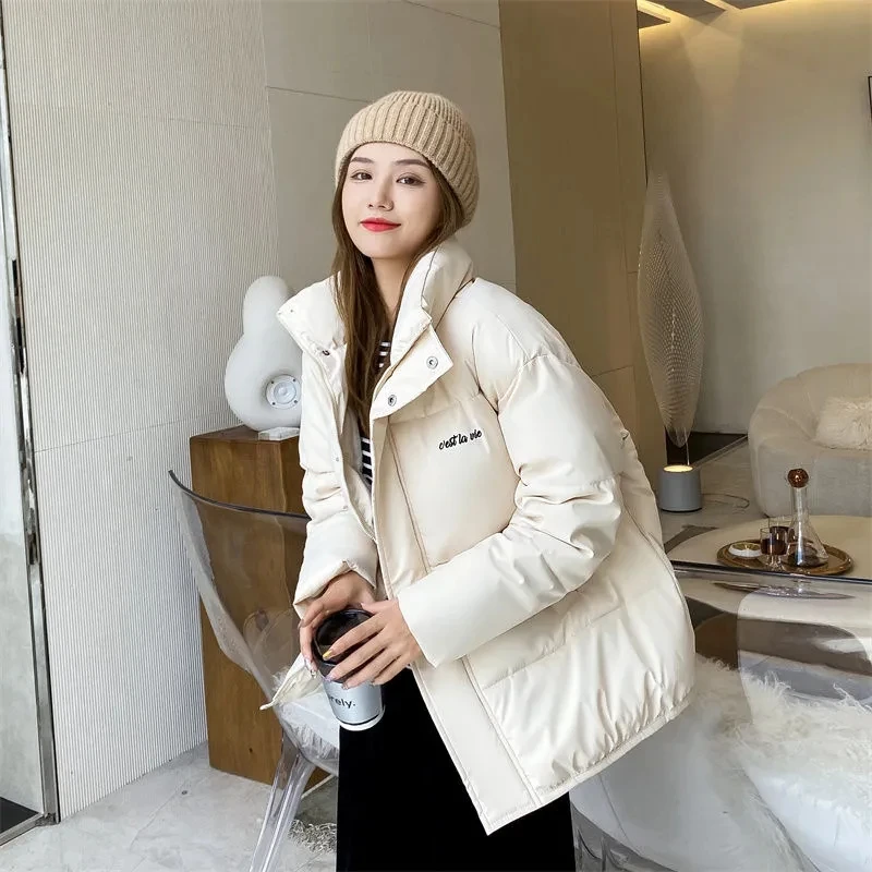 2021 New Women Parkas Short Bread Coat Loose Cotton Jacket Korean Fashion Winter Warm Thick Padded Jacket Female Oversize Coat
2021 New Women Parkas Short Bread Coat Loose Cotton Jacket Korean Fashion Winter Warm Thick Padded Jacket Female Oversize Coat