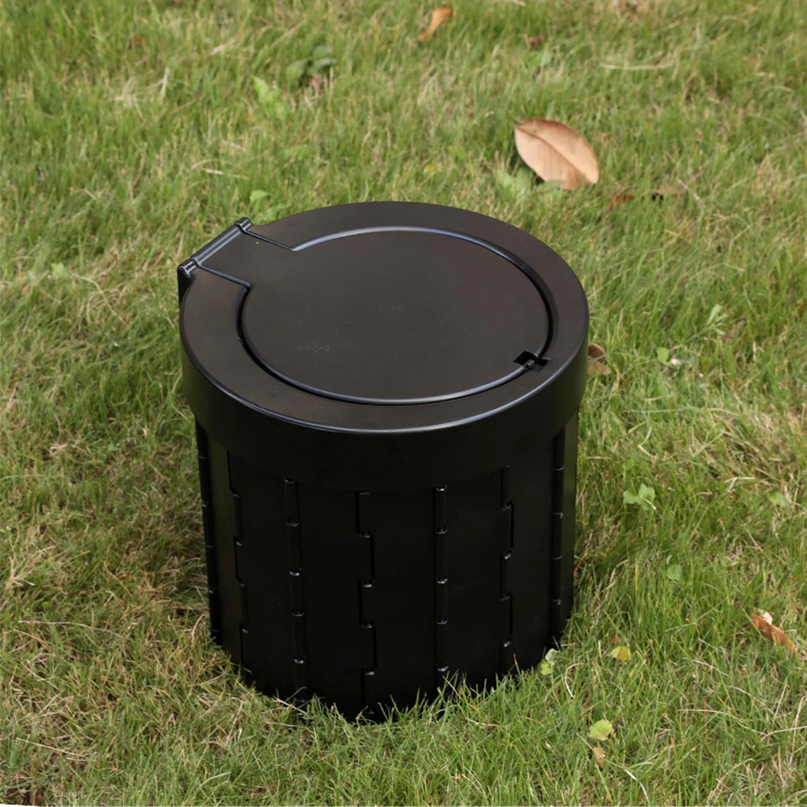 Portable Toilet Bucket Mobile WC Compact Outdoor Long Trips Temporary Toilet
Portable Toilet Bucket Mobile WC Compact Outdoor Long Trips Temporary Toilet