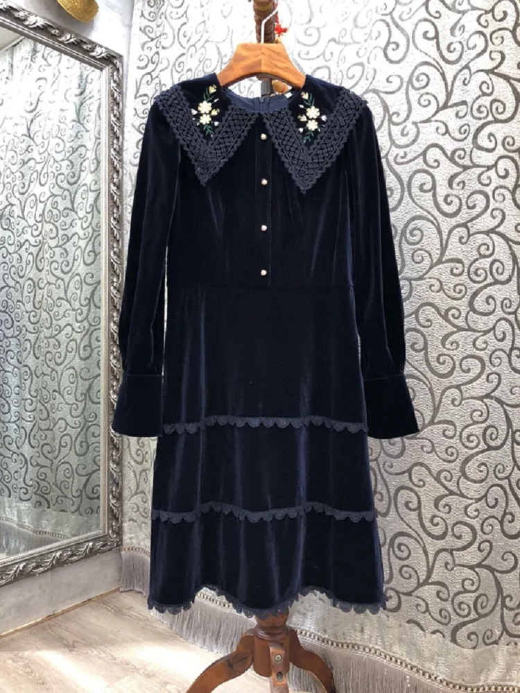 Vintage Retro Dress 2020 Autumn Winter Runway Style Women Lace Turn-down Collar Lurex Embroidery Deco Long Sleeve Velvet Dress
Vintage Retro Dress 2020 Autumn Winter Runway Style Women Lace Turn-down Collar Lurex Embroidery Deco Long Sleeve Velvet Dress
