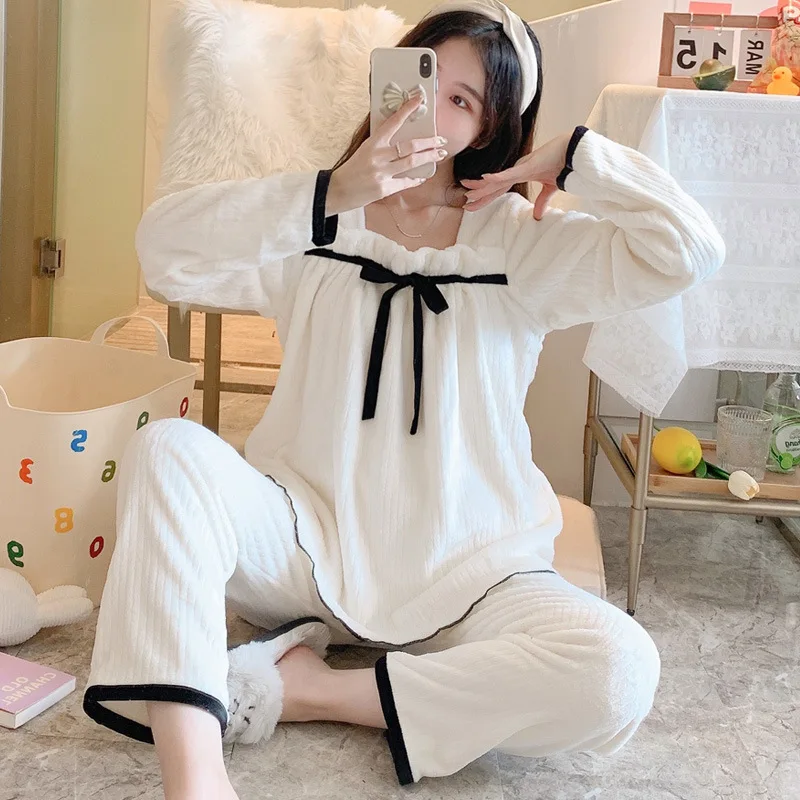 Coral fleece black and white Cartoon Flannel Women Pajama Sets Autumn and Winter Cute Thick Warm Women Sleepwear
Coral fleece black and white Cartoon Flannel Women Pajama Sets Autumn and Winter Cute Thick Warm Women Sleepwear
