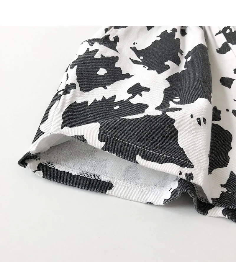 Summer New Women's Korean Cow High Waist Wide Leg Casual Shorts
Summer New Women's Korean Cow High Waist Wide Leg Casual Shorts