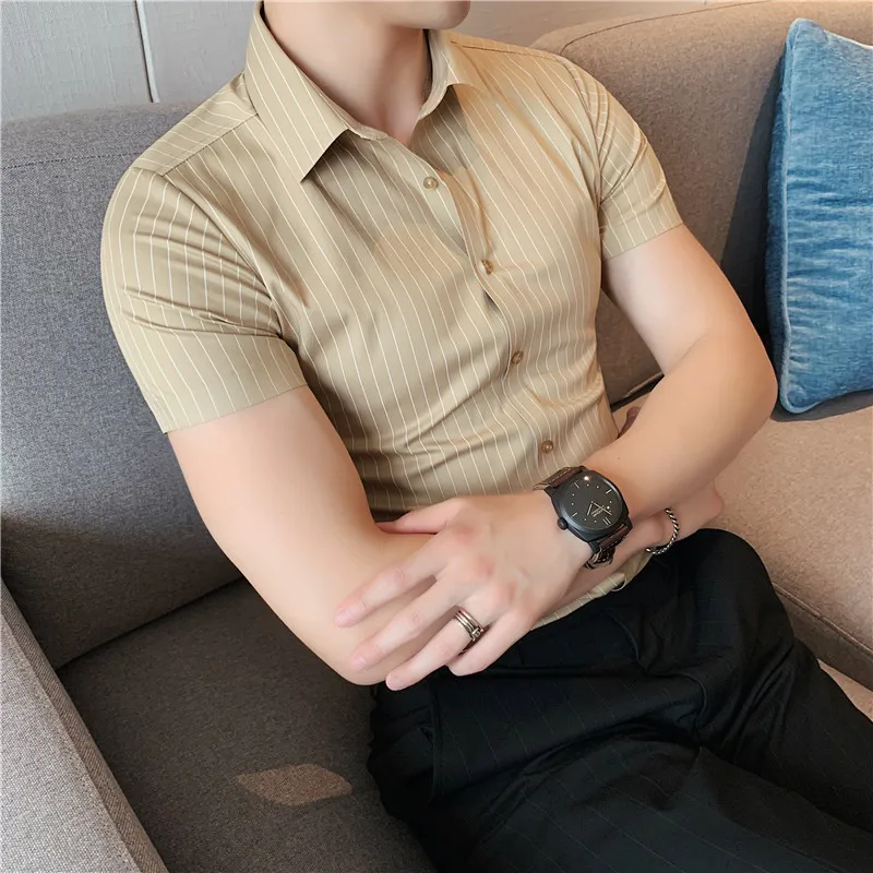 2021 New Men stripe short sleeve shirts/Male High quality lapel pure cotton stripe Business shirts/Dress shirt Plus size S-3XL 
2021 New Men stripe short sleeve shirts/Male High quality lapel pure cotton stripe Business shirts/Dress shirt Plus size S-3XL