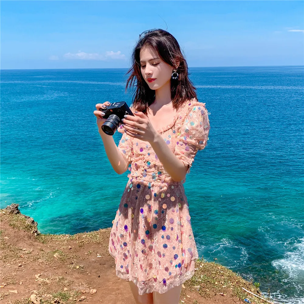 Женское пляжное мини-платье с полурукавами, розовое короткое платье с круглым вырезом, двухслойным кружевным лифом и блестками
Женское пляжное мини-платье с полурукавами, розовое короткое платье с круглым вырезом, двухслойным кружевным лифом и блестками