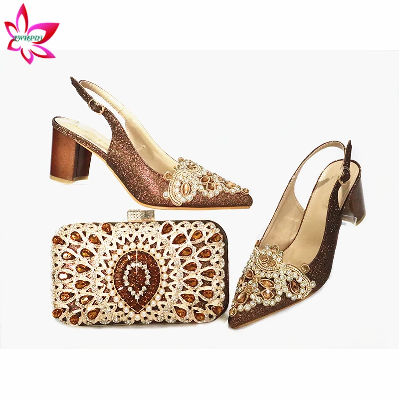 Coffee Color New Coming African Women Shoes and Bag Set Classics Lady Shoes and Bag to Match with Evening Dress for Wedding
Coffee Color New Coming African Women Shoes and Bag Set Classics Lady Shoes and Bag to Match with Evening Dress for Wedding