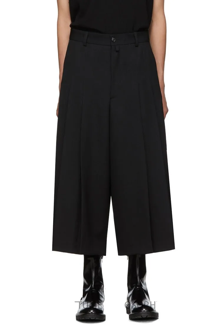 Customized Big code NEW Men's Fashion Hairdresser Loose Culotte with two layers spliced casual nine-minute pants
Customized Big code NEW Men's Fashion Hairdresser Loose Culotte with two layers spliced casual nine-minute pants
