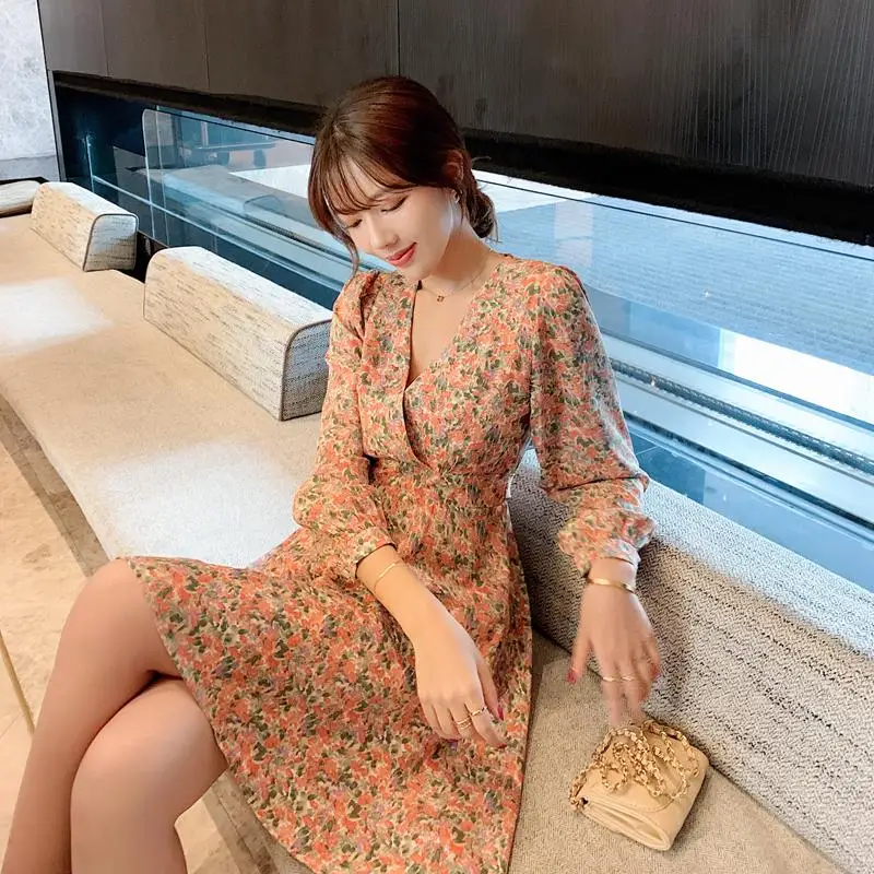 New Slim Korean Women'S Dress French Romantic Long-Sleeved Elegant Floral V-Neck Dress For Vacation Spring And Summer 2021
New Slim Korean Women'S Dress French Romantic Long-Sleeved Elegant Floral V-Neck Dress For Vacation Spring And Summer 2021