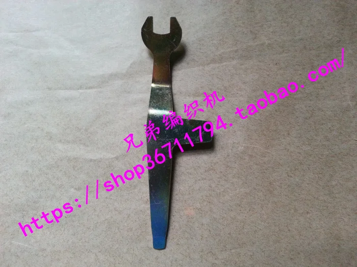 

2pcs for Brother spare parts Sweater knitting machine accessories KR838,KR850,KR830 vice machine wrench