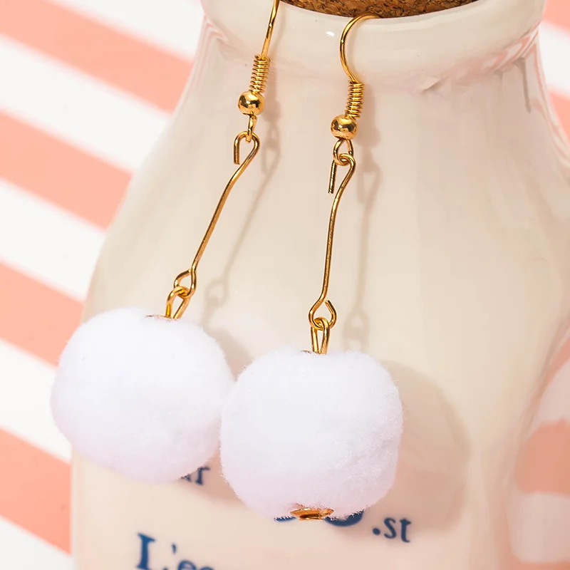 Korean Version Of The Hot Fashion New Earrings Temperament Personality Plush Ball Ladies Long Wholesale Earrings Sales
Korean Version Of The Hot Fashion New Earrings Temperament Personality Plush Ball Ladies Long Wholesale Earrings Sales