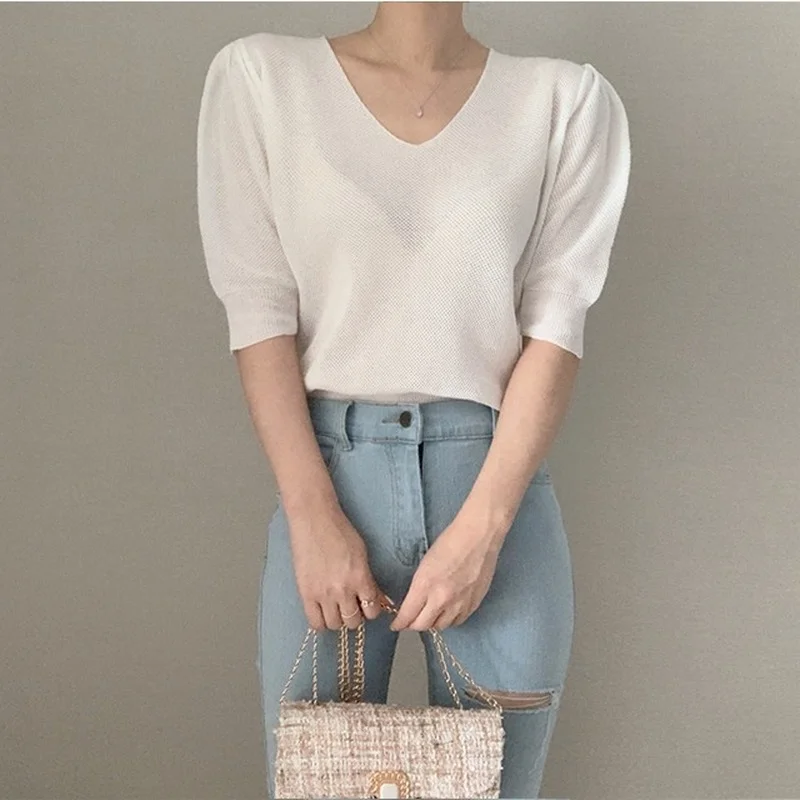 KUSAHIKI 2021 Summer Thin Knitwear Korean Chic Solid Puff Sleeve V-neck Knitted Tops Causal Women Elegant Pullover Sweater 6J045
KUSAHIKI 2021 Summer Thin Knitwear Korean Chic Solid Puff Sleeve V-neck Knitted Tops Causal Women Elegant Pullover Sweater 6J045