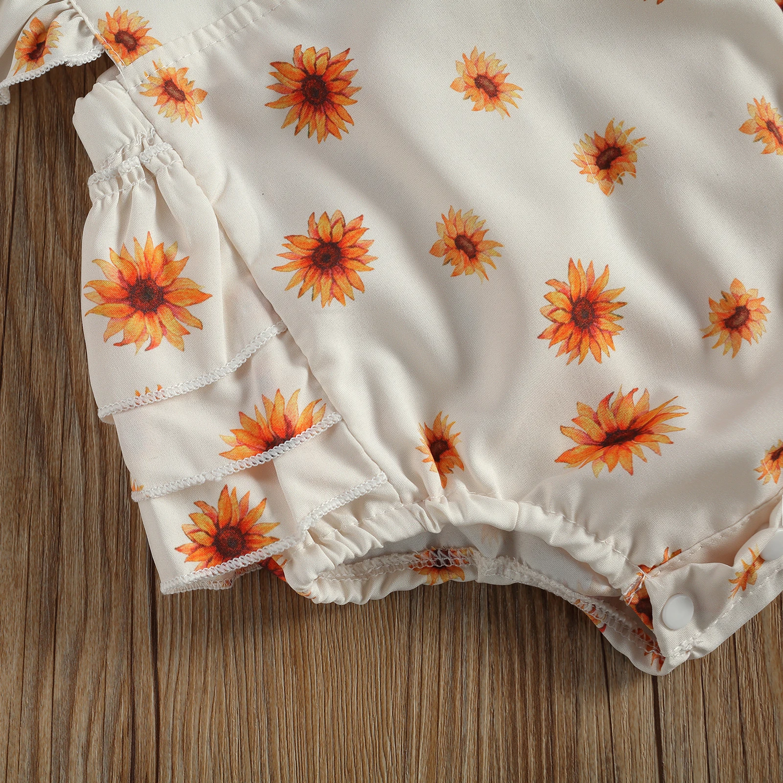 Infant Baby Girls' Printed Romper Set, Ruffled Sleeve Square Neck Backless Triangle Bodysuit with Headband 2Pcs
Infant Baby Girls' Printed Romper Set, Ruffled Sleeve Square Neck Backless Triangle Bodysuit with Headband 2Pcs