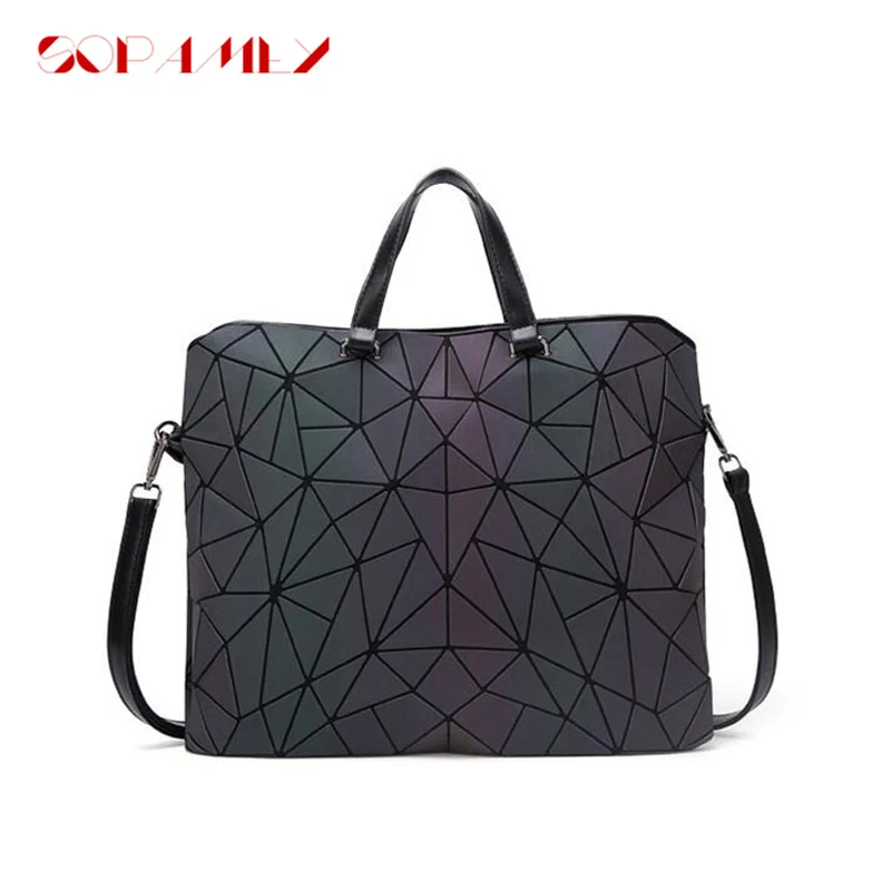 2021 Fashion Luminous Women Bags Geometry Folding Shoulder Bags Noctilucent Diamond Handbag Female Quilted Tote Messenger Bag 
2021 Fashion Luminous Women Bags Geometry Folding Shoulder Bags Noctilucent Diamond Handbag Female Quilted Tote Messenger Bag