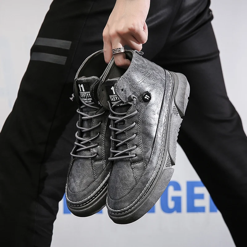 2021 Spring and Autumn New Waterproof Casual Leather Boots All-match Men's Non-slip Comfortable Men's Breathable Martin Boots 
2021 Spring and Autumn New Waterproof Casual Leather Boots All-match Men's Non-slip Comfortable Men's Breathable Martin Boots