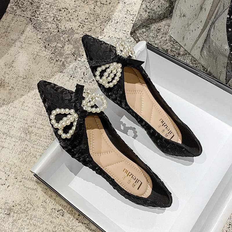 2021 New Pointed Bowknot Pearl Single Shoes Female Small Fragrant Flat Shoes Fairy Fashion Large Size 41-43
2021 New Pointed Bowknot Pearl Single Shoes Female Small Fragrant Flat Shoes Fairy Fashion Large Size 41-43