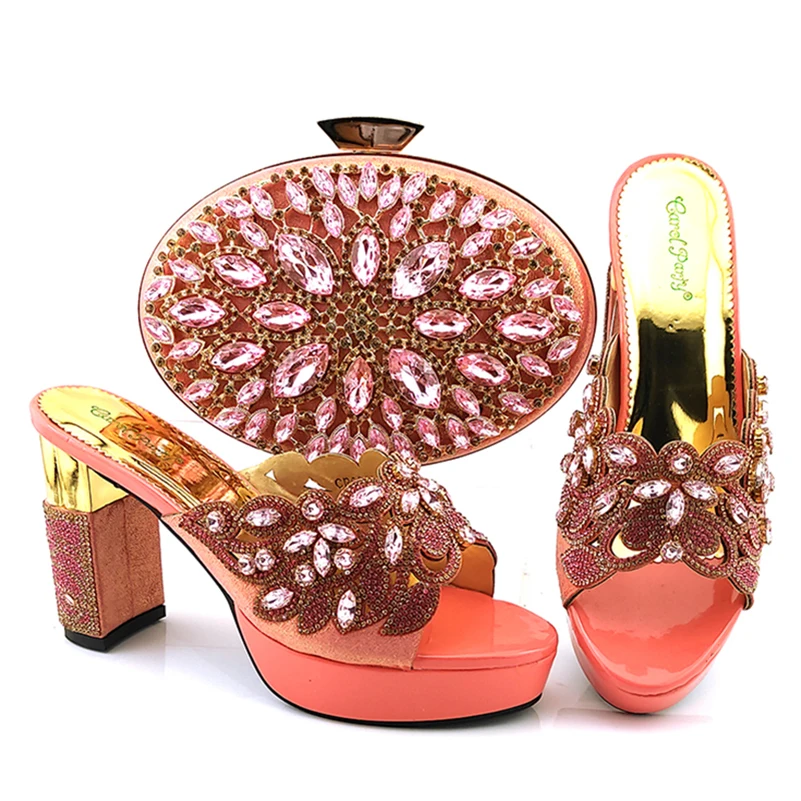 African Fashion shoes and bags crystal applique bag Matching shoes set new arrival Italian Designed shoes and bags for women
African Fashion shoes and bags crystal applique bag Matching shoes set new arrival Italian Designed shoes and bags for women