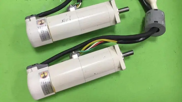 MSM011P1F servo motor, used one , 90% appearance new , test goods , free shipping
MSM011P1F servo motor, used one , 90% appearance new , test goods , free shipping