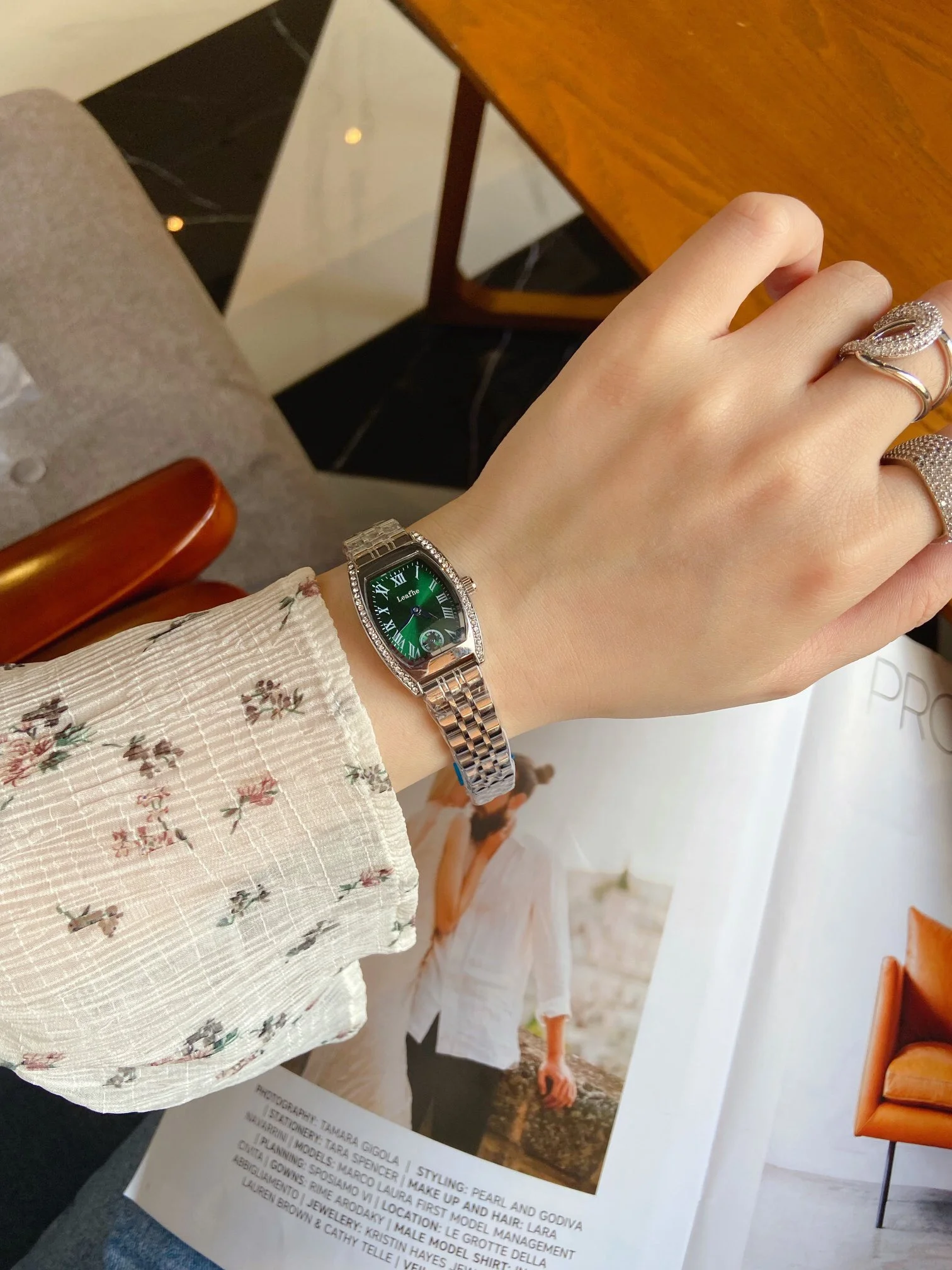 Luxury Diamond Ladies's Watches Stainless Steel Material Butterfly Clasp Quartz Watch Dial Diameter 31mm Relogios Feminino
Luxury Diamond Ladies's Watches Stainless Steel Material Butterfly Clasp Quartz Watch Dial Diameter 31mm Relogios Feminino