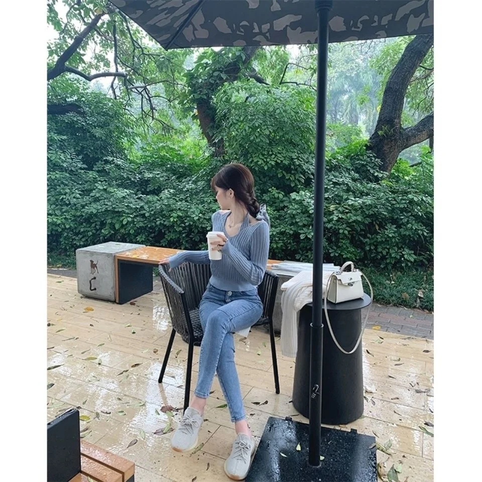 Hanging neck bow tie bottomed sweater 2021 spring and autumn new fake two-piece net red slim knit top women's fashion
Hanging neck bow tie bottomed sweater 2021 spring and autumn new fake two-piece net red slim knit top women's fashion