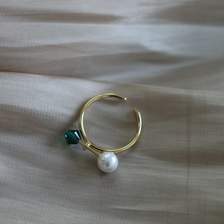 Кольцо из серебра 925 пробы с жемчугом и золотом 14 к
Кольцо из серебра 925 пробы с жемчугом и золотом 14 к