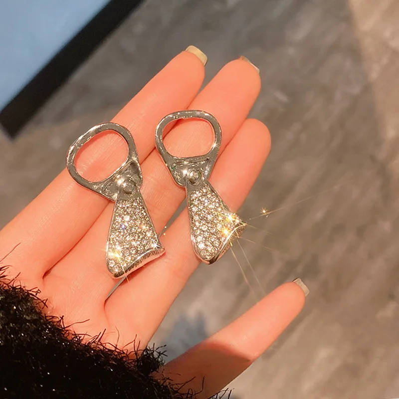 Shiny Diamond Woman Earring Can Metal Silver Designer Personality Trend Luxury Dangle Pendientes Mujer Wholesale Party Jewelry
Shiny Diamond Woman Earring Can Metal Silver Designer Personality Trend Luxury Dangle Pendientes Mujer Wholesale Party Jewelry