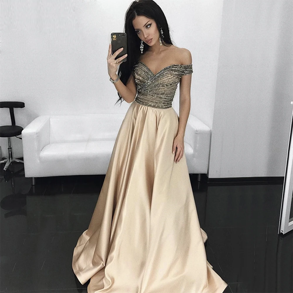 Off Shoulder Luxury A-Line Wedding Prom Dress for Women 2022 Diamond Crystal Handmade Satin Long Formal Evening Party Gowns
Off Shoulder Luxury A-Line Wedding Prom Dress for Women 2022 Diamond Crystal Handmade Satin Long Formal Evening Party Gowns