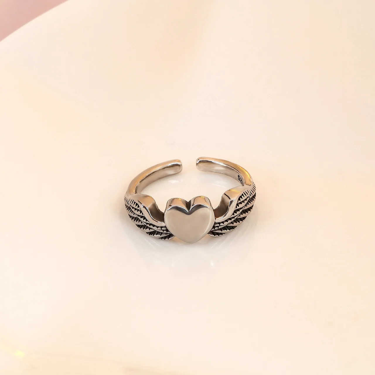Punk intage Silver Heart Angle Wings Adjustable Finger Rings Ancient Color Retro Fashion For Girl Gifts Accessori Jewelry
Punk intage Silver Heart Angle Wings Adjustable Finger Rings Ancient Color Retro Fashion For Girl Gifts Accessori Jewelry