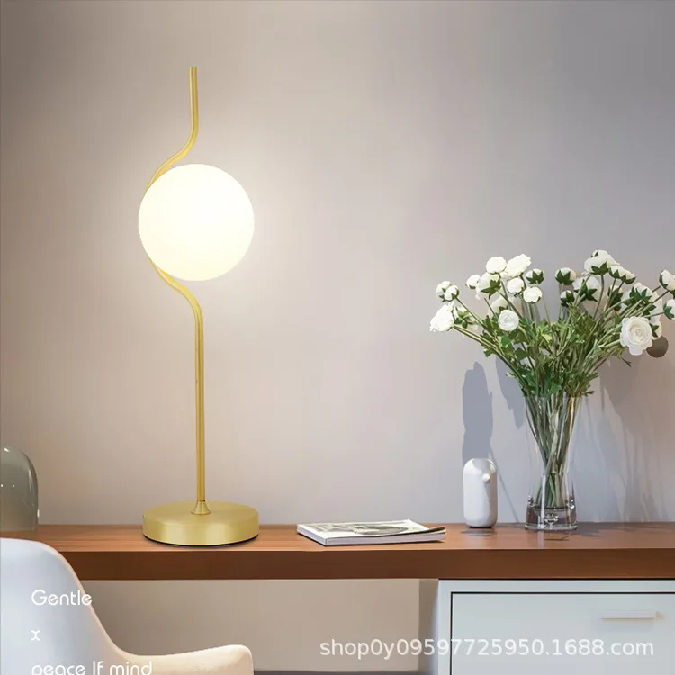 Nordic desk lamp designer creative personality bedroom bedside big white desk lamp living room study home light luxury floor
Nordic desk lamp designer creative personality bedroom bedside big white desk lamp living room study home light luxury floor