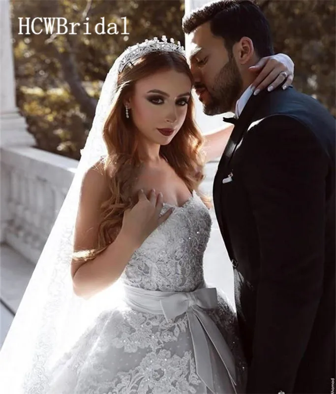 Newest Princess Arabic Wedding Dresses Dubai Gorgeous Lace Sweetheart Customize Bride Dress Robe De Mariage Vestido De Noiva
Newest Princess Arabic Wedding Dresses Dubai Gorgeous Lace Sweetheart Customize Bride Dress Robe De Mariage Vestido De Noiva