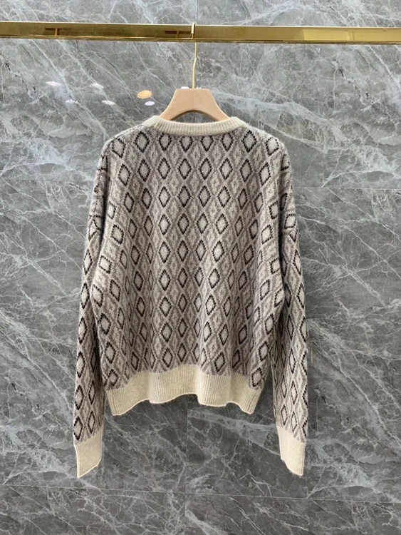 2020 autumn and winter new women's round neck color matching trim checkered long-sleeved sweater 1213
2020 autumn and winter new women's round neck color matching trim checkered long-sleeved sweater 1213