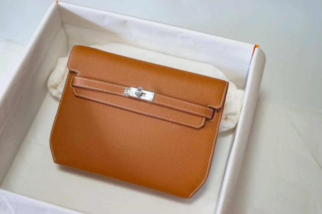Brand Despech Purse,Luxury HANDBAG, 25CM,Togo Leather, Handmade Quality,Wax Lline Stitching, Fast delivery
Brand Despech Purse,Luxury HANDBAG, 25CM,Togo Leather, Handmade Quality,Wax Lline Stitching, Fast delivery