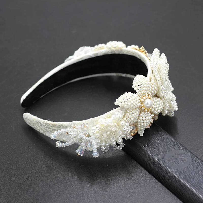 Crystal Full Pearls Flower Type Lady Hairband Hair Hoop Bride Tiara 100% Handmade Headwear Girls Women Wedding Hair Accessories
Crystal Full Pearls Flower Type Lady Hairband Hair Hoop Bride Tiara 100% Handmade Headwear Girls Women Wedding Hair Accessories