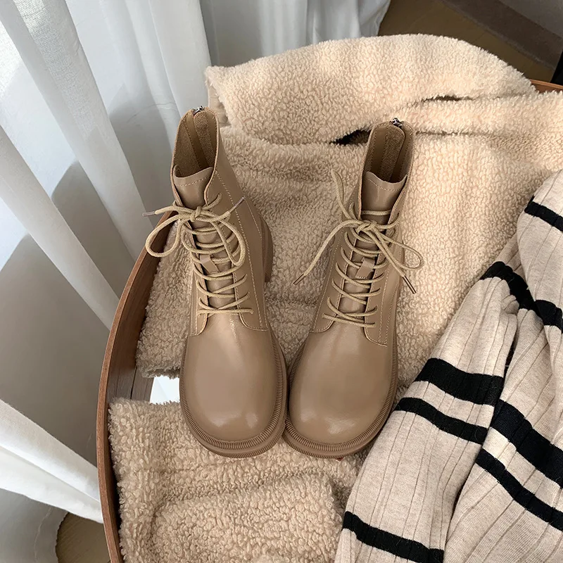 Women's Martin Boots Fashion New Motorcycle Boots Autumn and Winter British Style Ankle Boots Thick-soled Women's Combat Boots
Women's Martin Boots Fashion New Motorcycle Boots Autumn and Winter British Style Ankle Boots Thick-soled Women's Combat Boots
