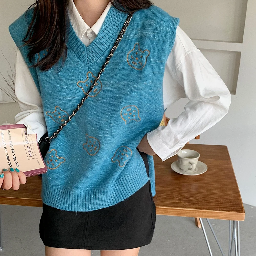 BEAUTANA Anime Sweater Vest 2021 Autumn Bear Embroidery V Neck Sleeveless Women Loose Knit Crochet Top Korea Cute Jumper Jersey
BEAUTANA Anime Sweater Vest 2021 Autumn Bear Embroidery V Neck Sleeveless Women Loose Knit Crochet Top Korea Cute Jumper Jersey