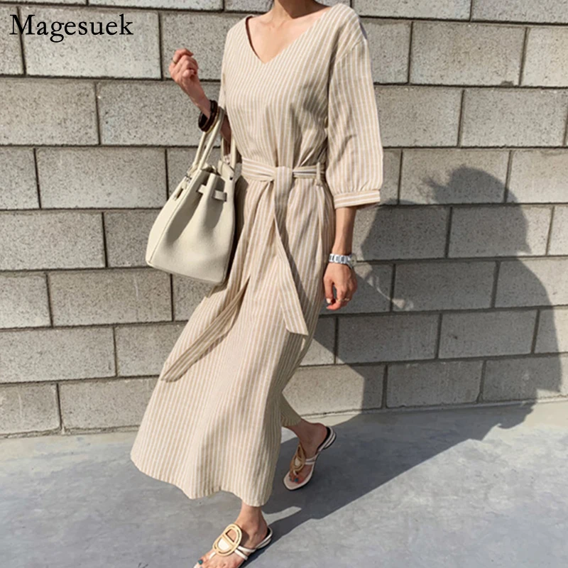 Autumn Vintage Women Dress Elegant Cotton Loose Striped Maxi Dress Women 2020 V-neck Sexy Dresses for Women Casual Vestidos 9679
Autumn Vintage Women Dress Elegant Cotton Loose Striped Maxi Dress Women 2020 V-neck Sexy Dresses for Women Casual Vestidos 9679