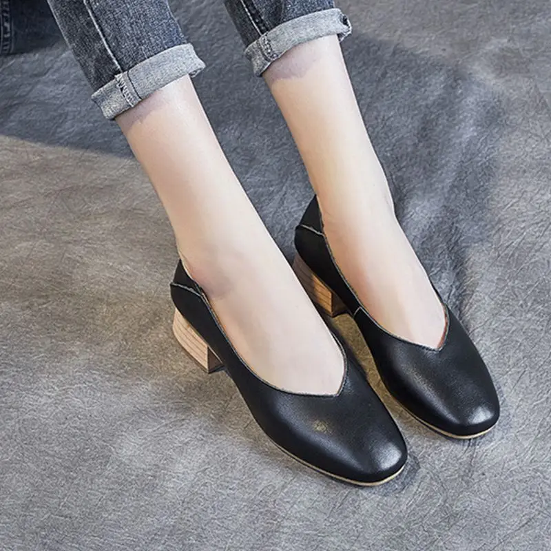 Spring and summer shallow mouth retro granny shoes casual comfortable women's shoes thick heel shoes
Spring and summer shallow mouth retro granny shoes casual comfortable women's shoes thick heel shoes