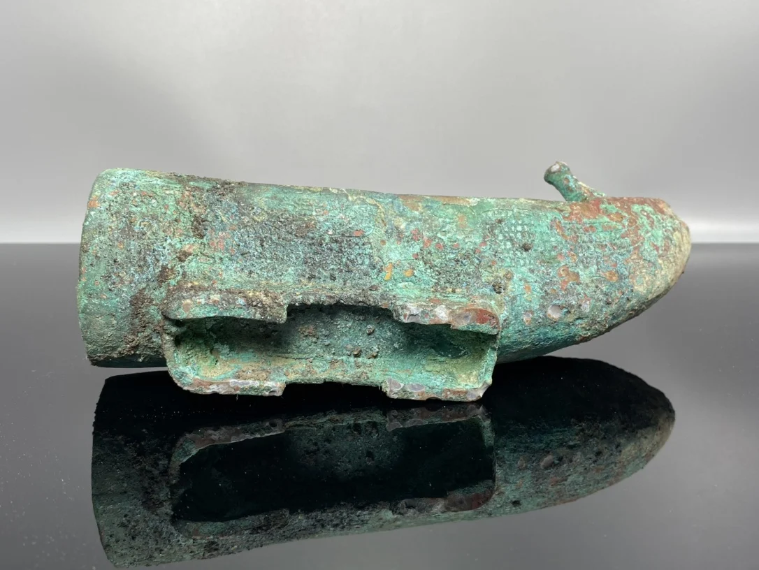 LaoJunLu Bronze Beast Head Imitation antique bronze masterpiece collection of solitary Chinese traditional style jewelry
LaoJunLu Bronze Beast Head Imitation antique bronze masterpiece collection of solitary Chinese traditional style jewelry