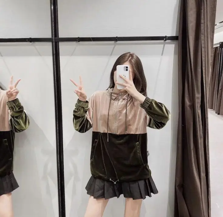 HCBLESS 2019 autumn new women's sports style color matching hooded velvet sweatshirts loose top
HCBLESS 2019 autumn new women's sports style color matching hooded velvet sweatshirts loose top