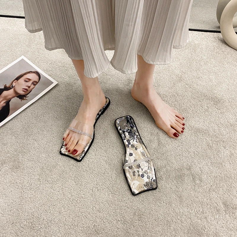 DLEK Woman Shallow Butterfly-knot Glitter Crystal Floral Slippers Female Fashion Comfortable Summer Beach Breathable Flats
DLEK Woman Shallow Butterfly-knot Glitter Crystal Floral Slippers Female Fashion Comfortable Summer Beach Breathable Flats
