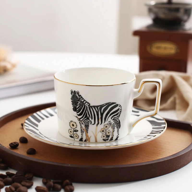 

Кофейные кружки 250 мл, керамическая кружка, кофейная чашка черно-белая зебра в европейском стиле из костяного фарфора, Набор чашек для после...