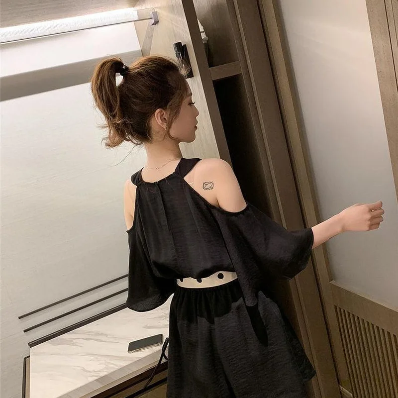 Solid Jumpsuit Women Short Sleeve Off Shoulder Jumpsuits Female Strapless Overalls Rompers Playsuits Combinaison Femme Y489
Solid Jumpsuit Women Short Sleeve Off Shoulder Jumpsuits Female Strapless Overalls Rompers Playsuits Combinaison Femme Y489