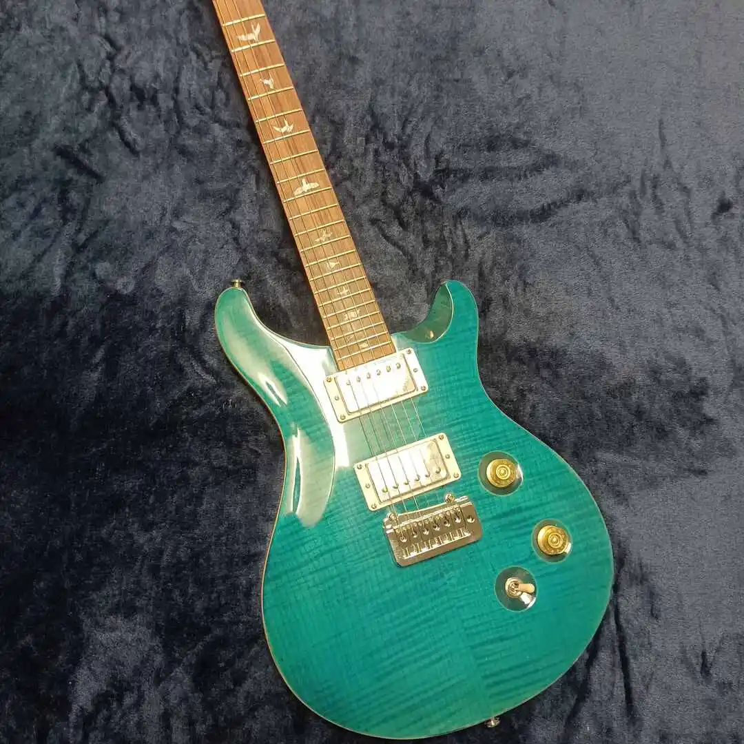 New 6-string electric guitar, basswood body, blue stripe paint, beautiful timbre, comfortable feel, can be customized and shippe
New 6-string electric guitar, basswood body, blue stripe paint, beautiful timbre, comfortable feel, can be customized and shippe
