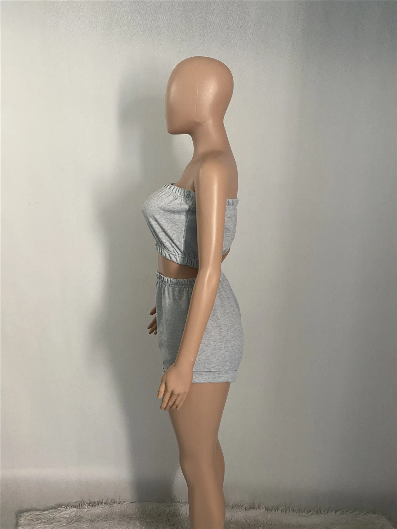 Summer Woman Plus Size 2-piece Tube Top Sweater and Rolled Wide-leg Shorts Casual Back To The Basic Sports Streetwear Short Sets
Summer Woman Plus Size 2-piece Tube Top Sweater and Rolled Wide-leg Shorts Casual Back To The Basic Sports Streetwear Short Sets