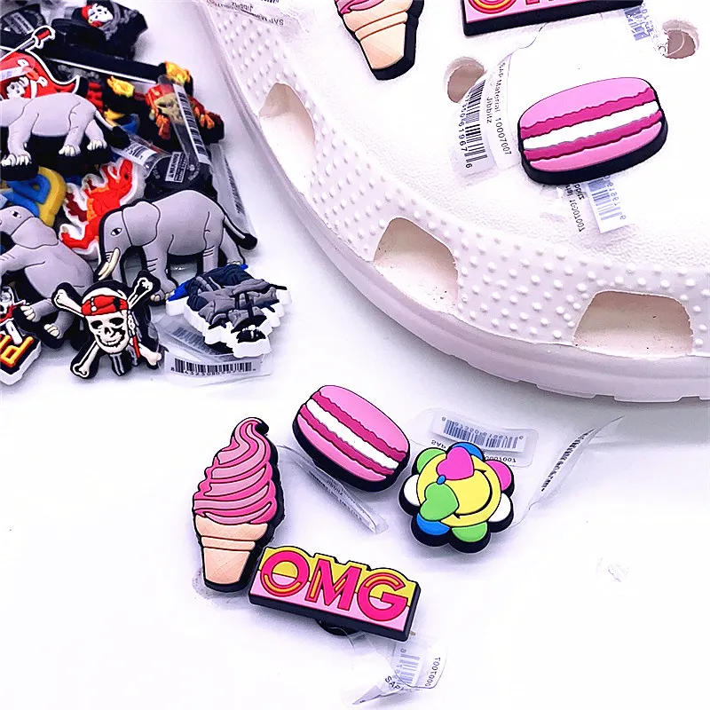 Dropshipping OMG Shoe Charms PVC Pink Ice Cream Macaron Deaigner Shoes Sandals Accessories for Croc JIBZ Kids Party Gifts F15AL
Dropshipping OMG Shoe Charms PVC Pink Ice Cream Macaron Deaigner Shoes Sandals Accessories for Croc JIBZ Kids Party Gifts F15AL