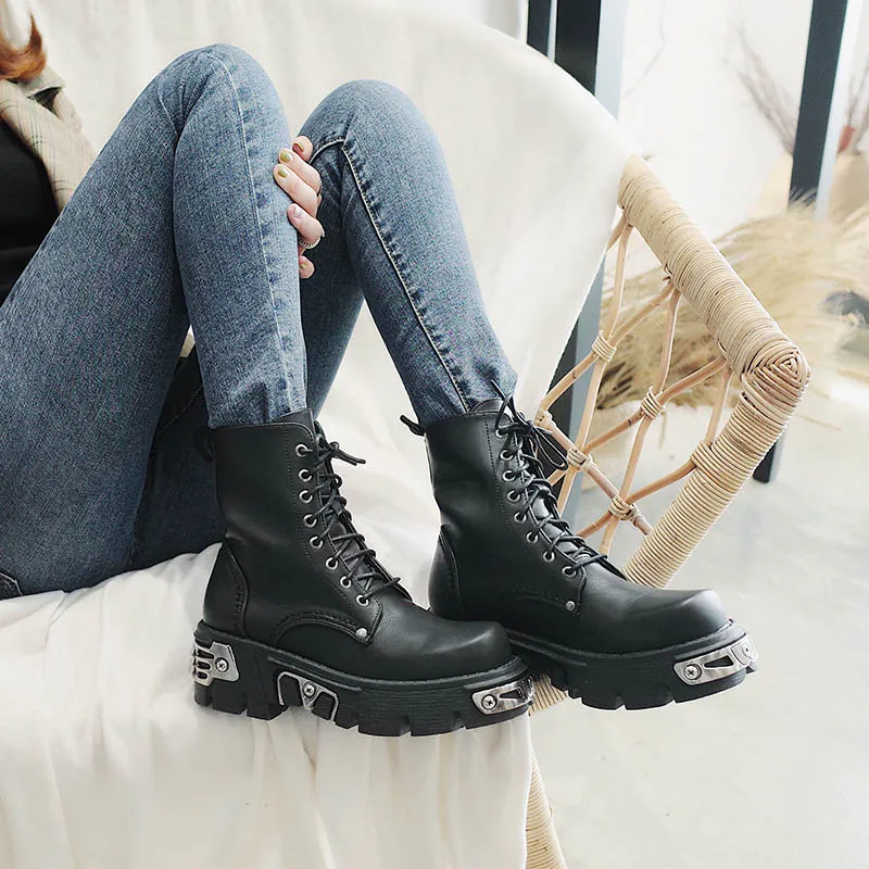 6CM Punk Style Platform Women Ankle Boots 2019 Women's Motorcycle Boot Fashion Ladies Chunky Shoes Metal Decor Black
6CM Punk Style Platform Women Ankle Boots 2019 Women's Motorcycle Boot Fashion Ladies Chunky Shoes Metal Decor Black