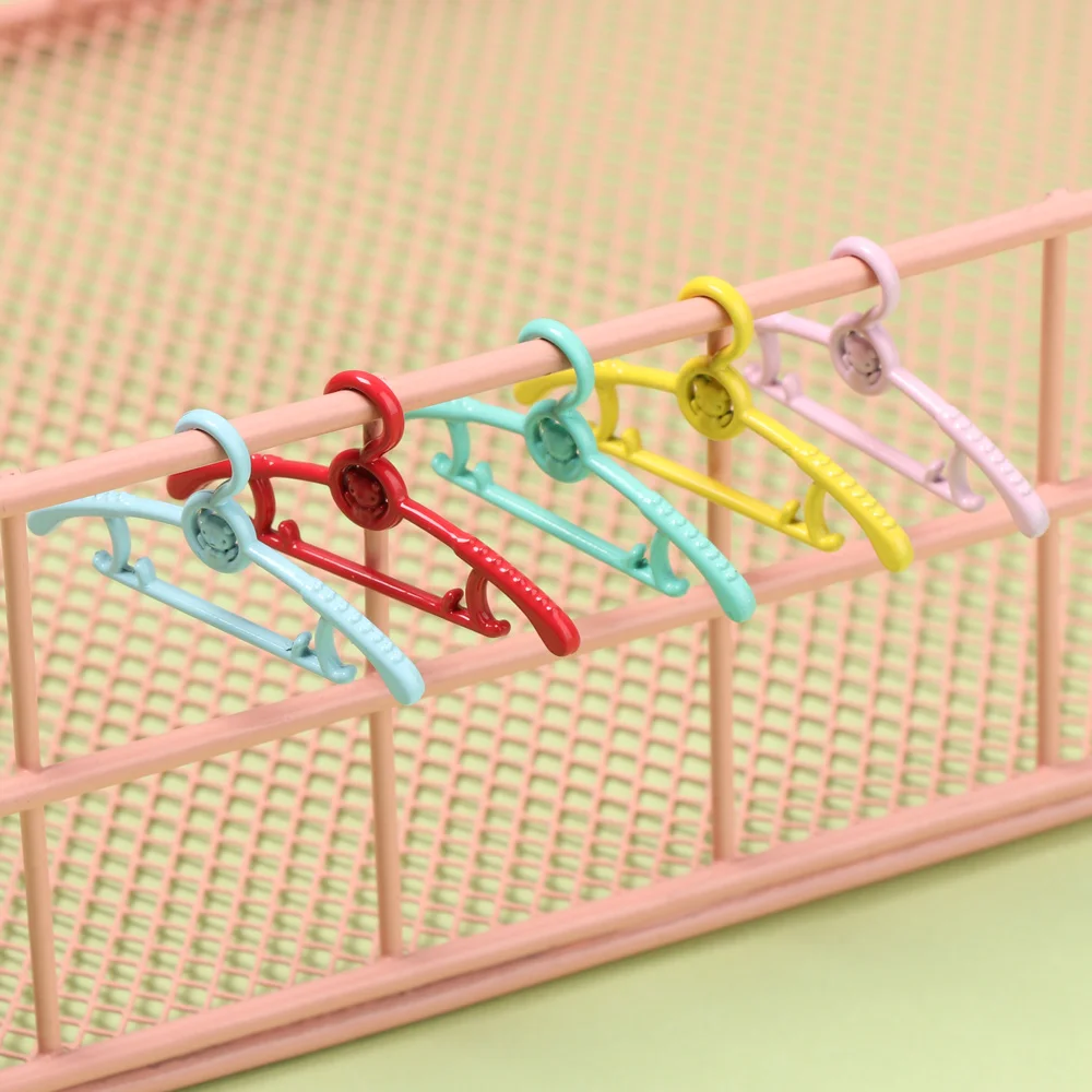 5Pcs Metal Cute Mini Hangers Holders for Doll Dress Clothes Wardrobe Accessories Hangers Miniature Dollhouse Furniture Decor
5Pcs Metal Cute Mini Hangers Holders for Doll Dress Clothes Wardrobe Accessories Hangers Miniature Dollhouse Furniture Decor
