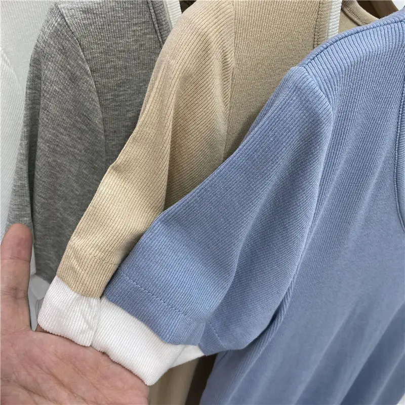 European fake two short sleeve T-shirts women's 2021 summer wear new Korean slim fit niche design solid color V-neck top
European fake two short sleeve T-shirts women's 2021 summer wear new Korean slim fit niche design solid color V-neck top