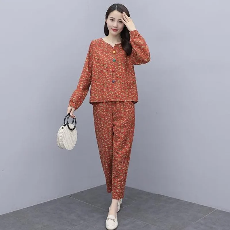 2021 Spring Autumn Women Fashion Cotton and Linen Printing Set Long Sleeve Buttons V-neck Top + Harem Pants Two-piece Suit Y705
2021 Spring Autumn Women Fashion Cotton and Linen Printing Set Long Sleeve Buttons V-neck Top + Harem Pants Two-piece Suit Y705