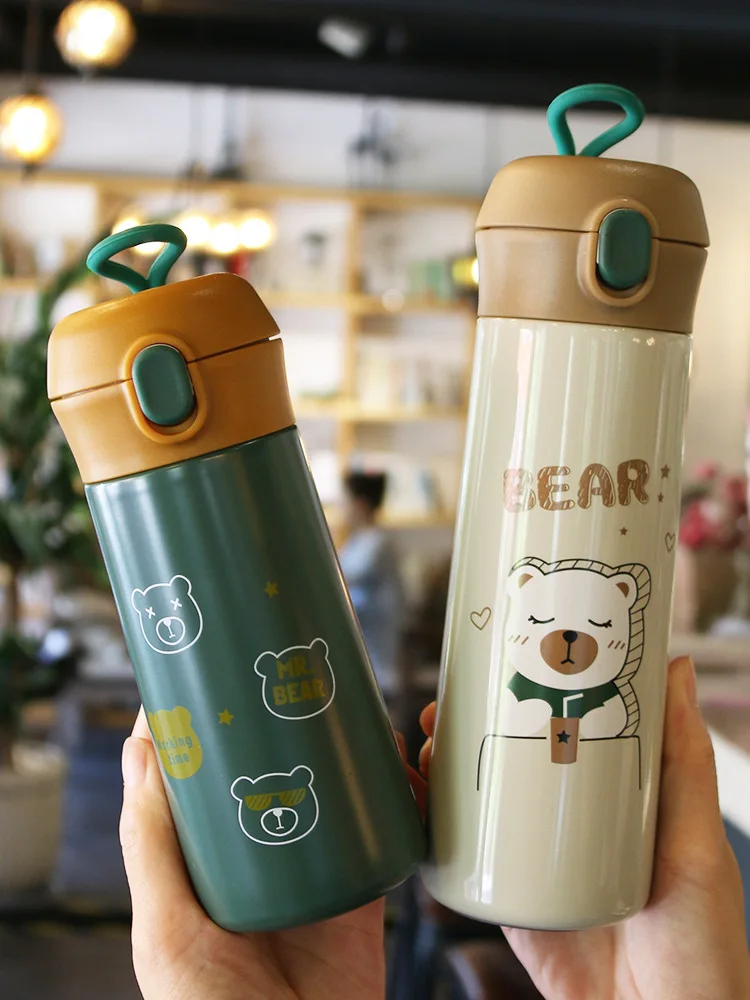 Cute Water Bottle Stainless Steel Water Bottle Termo Agua Caliente Cartoon Bear Cup with Lifting Rope Thermos Alimentaire Chaud
Cute Water Bottle Stainless Steel Water Bottle Termo Agua Caliente Cartoon Bear Cup with Lifting Rope Thermos Alimentaire Chaud
