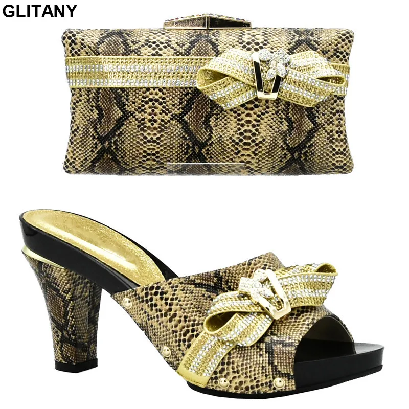Latest Shoe and Bag Set for Party In Women African Shoes and Matching Bag Set Decorated with Rhinestone Party Shoes and Bag Sets
Latest Shoe and Bag Set for Party In Women African Shoes and Matching Bag Set Decorated with Rhinestone Party Shoes and Bag Sets