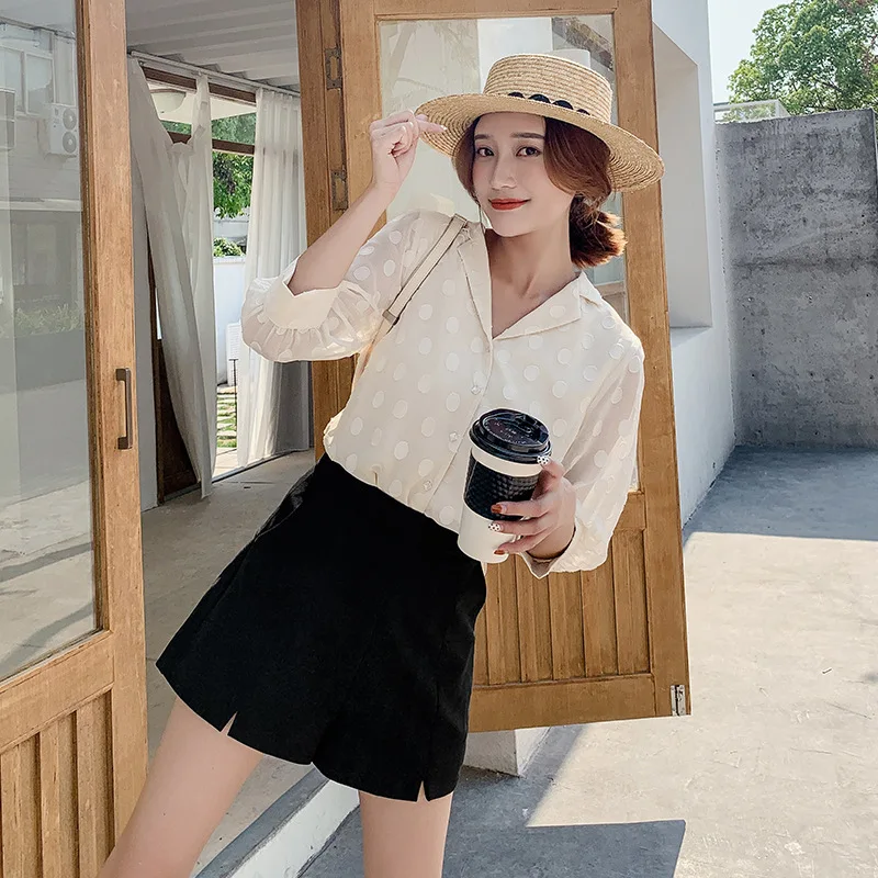 Summer new style suit collar five-point sleeve chiffon shirt commuter wind blouse women
Summer new style suit collar five-point sleeve chiffon shirt commuter wind blouse women